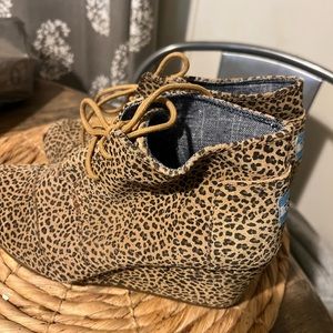 Toms wedges❤️ Good Condition ❤️ no tears❤️ smoke free home ❤️